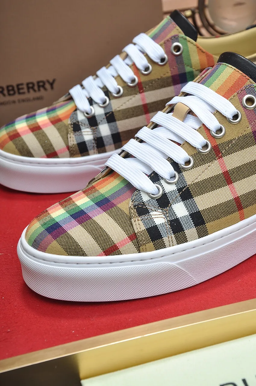 Men's shoes💰480💶[Burberry] (cowhide lining) classic low-top sneakers｜Imported cowhide with classic plaid fabric｜Cow leather lining｜Original outsole｜Fine workmanship and comfortable to wear Size: 38-44 (customized at 45)